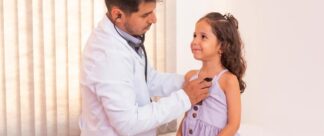 Consulta com pediatra: 12 coisas que pais e mães devem saber